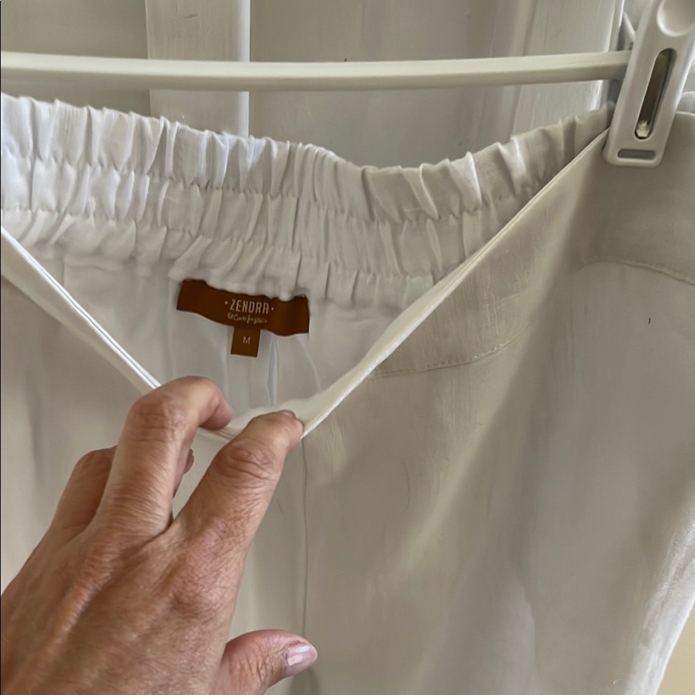 White linen pants with Elastic Waistband and Lightweight Fabric